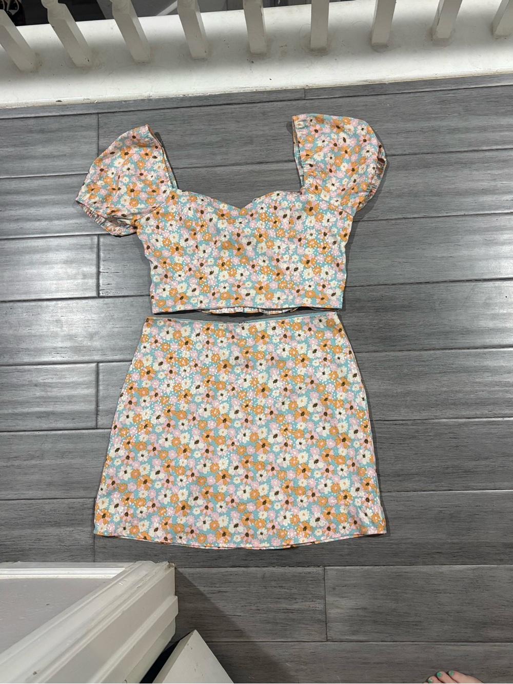 Floral Puff-Sleeve Crop Top & Skirt Set - White/Orange Floral